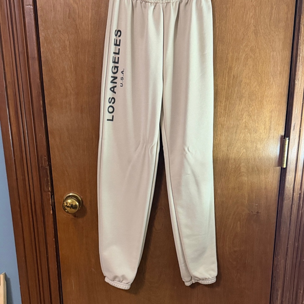 SHEIN Kids Cream Joggers with Los Angeles Print
